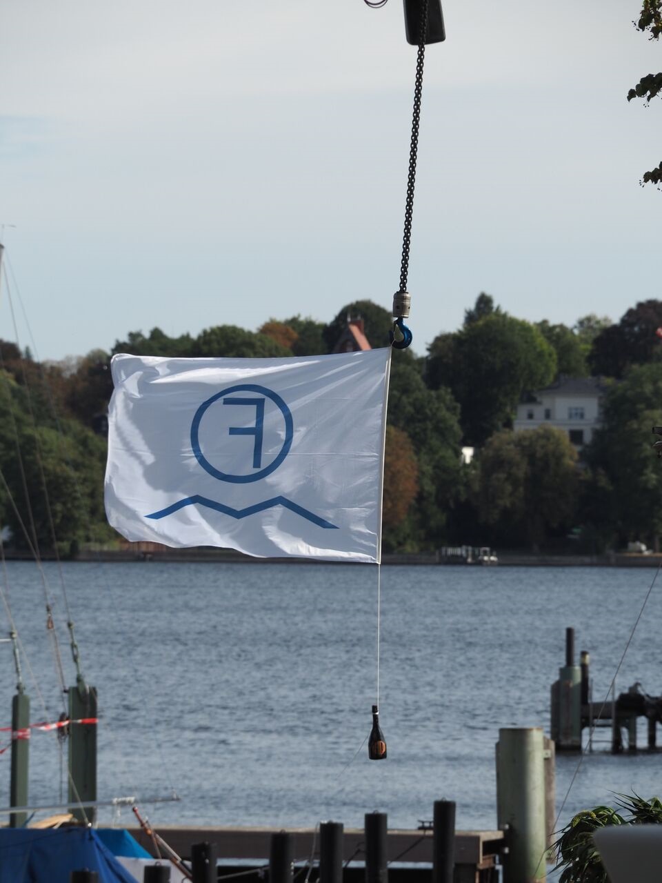 Klassenflagge mit Sekt